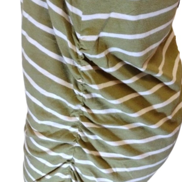 NWT Long Sleeve Scoop Neck Side Shirred Maternity T-Shirt -Ingrid & Isabel - M - Picture 3 of 7